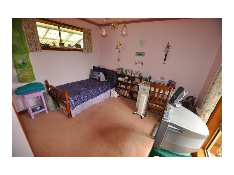68 Curdie Street, Cobden VIC 3266