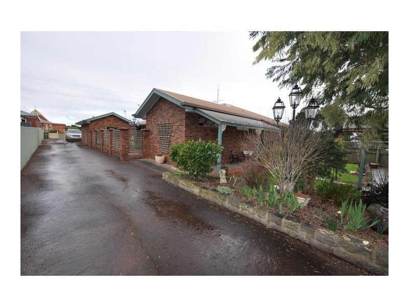68 Curdie Street, Cobden VIC 3266