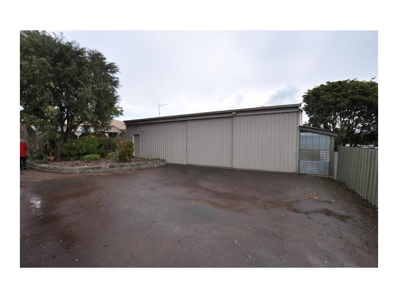 68 Curdie Street, Cobden VIC 3266