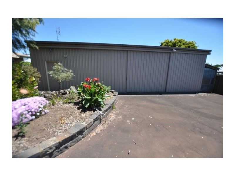 68 Curdie Street, Cobden VIC 3266