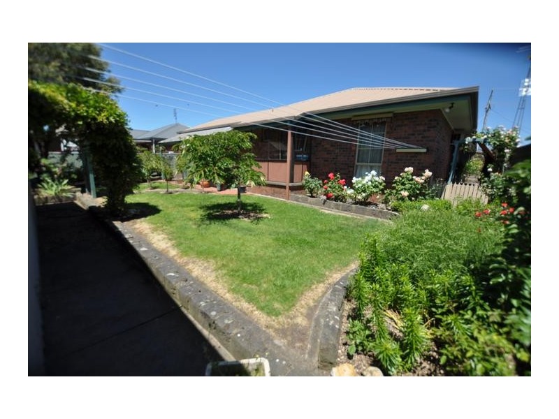 68 Curdie Street, Cobden VIC 3266