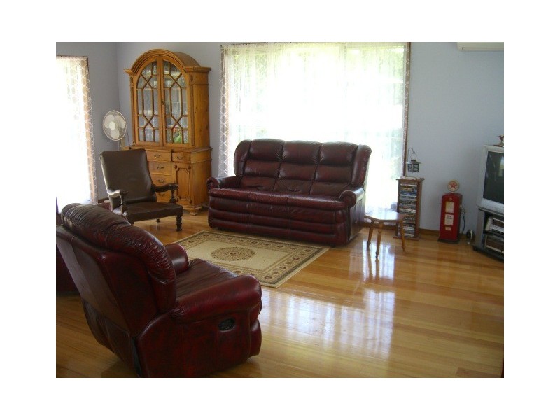 880 Cobden-Terang Road, Cobden VIC 3266