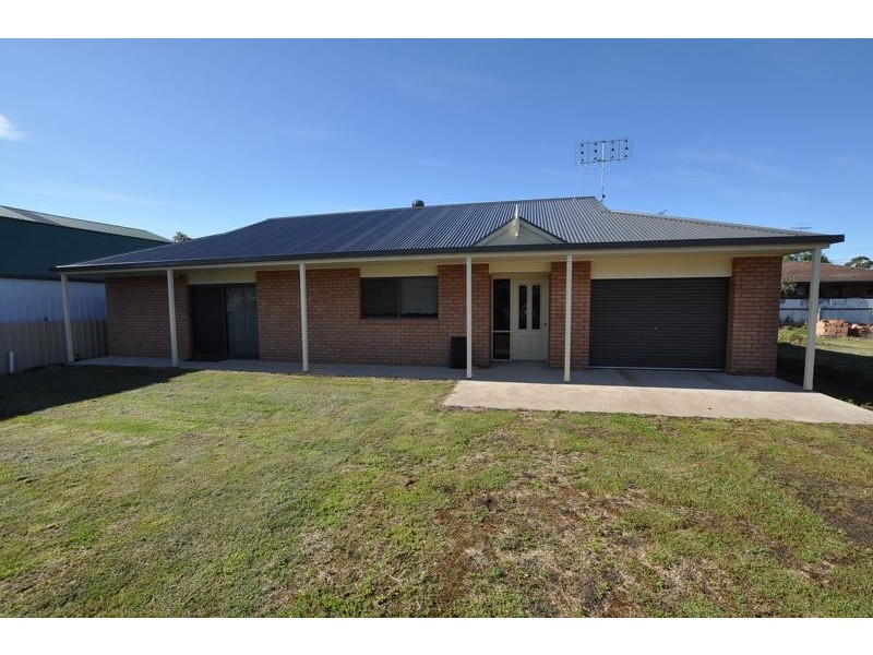 3/63 Silvestor street, Cobden VIC 3266