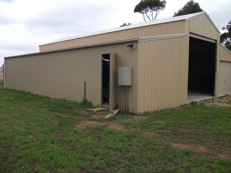 130 High Street, Lismore VIC 3324