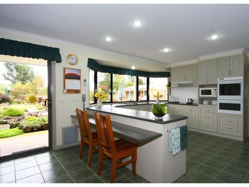 61 Neylon Street, Cobden VIC 3266