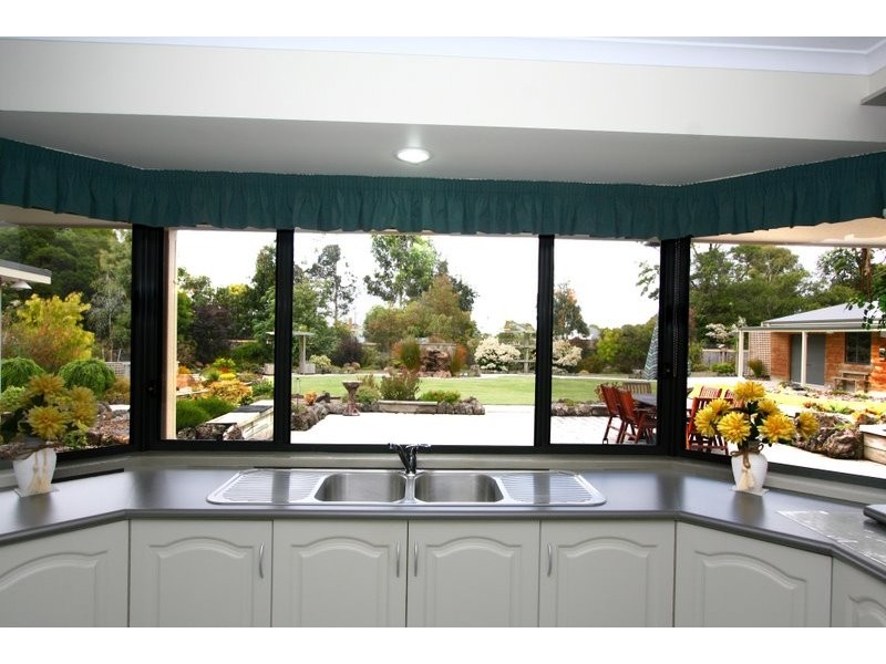 61 Neylon Street, Cobden VIC 3266