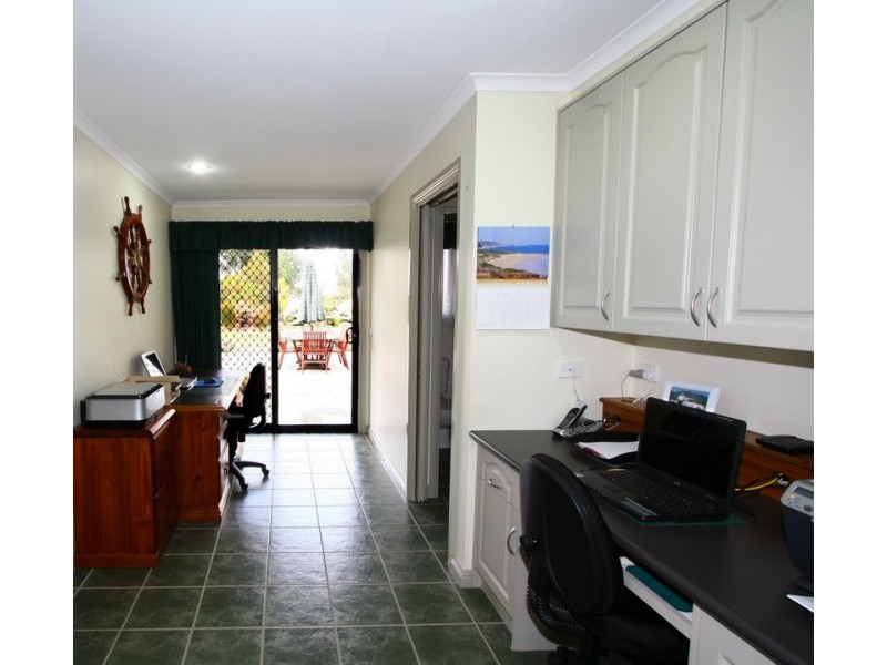 61 Neylon Street, Cobden VIC 3266