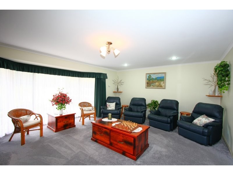 61 Neylon Street, Cobden VIC 3266