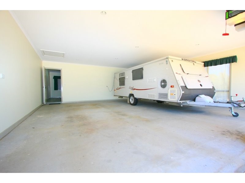 61 Neylon Street, Cobden VIC 3266