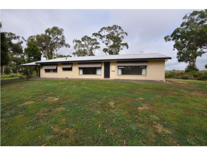 1 Harrisons Road, Pomborneit VIC 3260