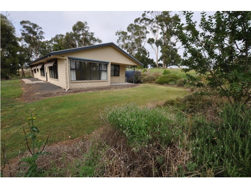 1 Harrisons Road, Pomborneit VIC 3260