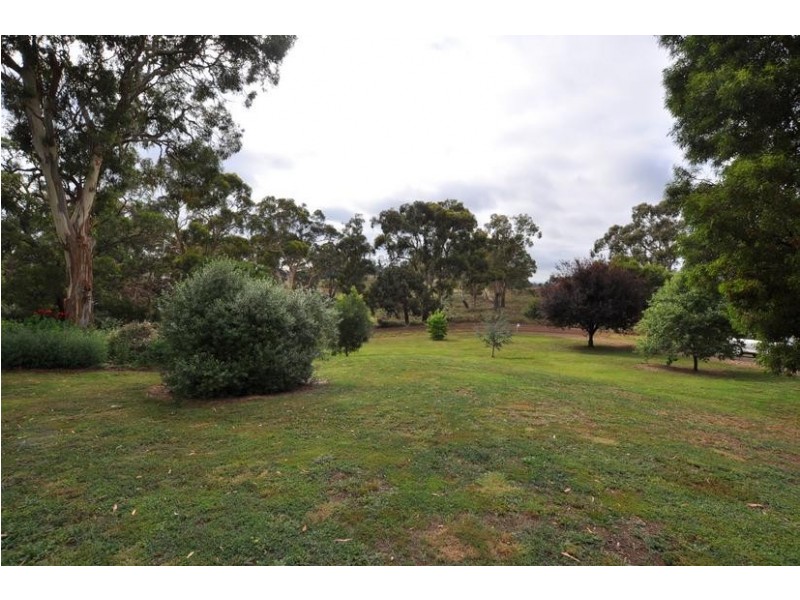 1 Harrisons Road, Pomborneit VIC 3260