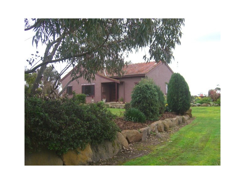 61 Maddens Bridge Road, Cobden VIC 3266