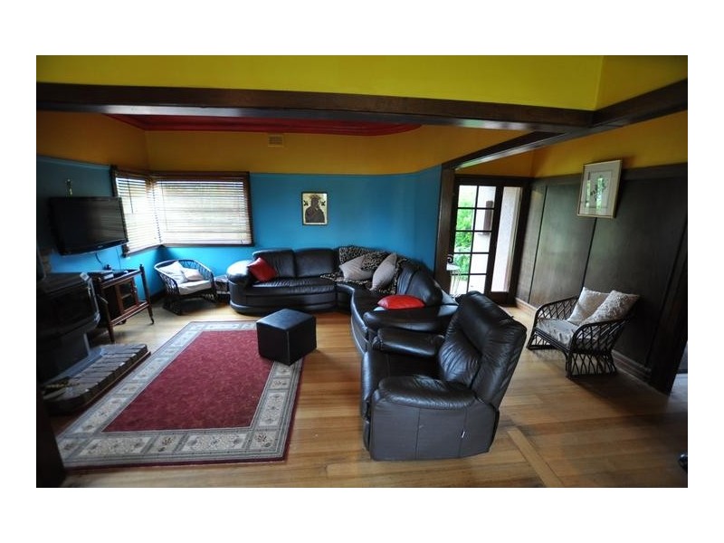 61 Maddens Bridge Road, Cobden VIC 3266