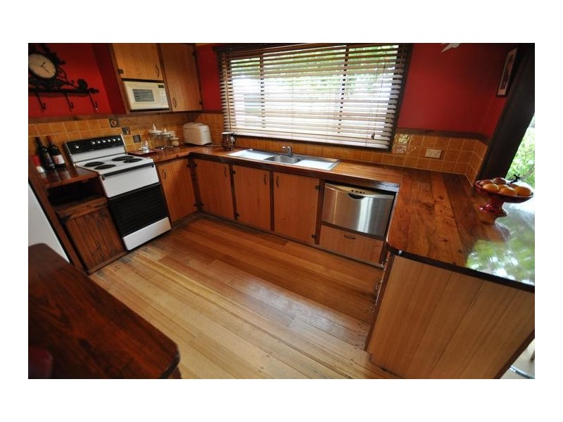 61 Maddens Bridge Road, Cobden VIC 3266