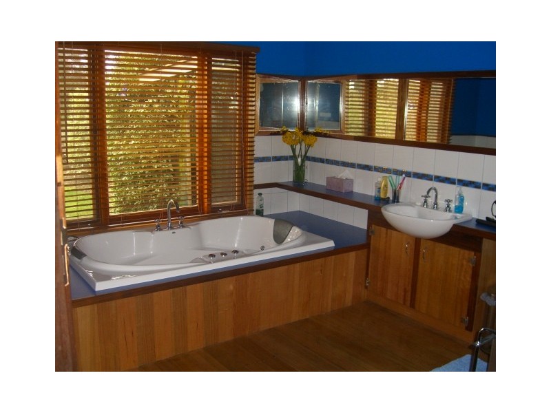 61 Maddens Bridge Road, Cobden VIC 3266