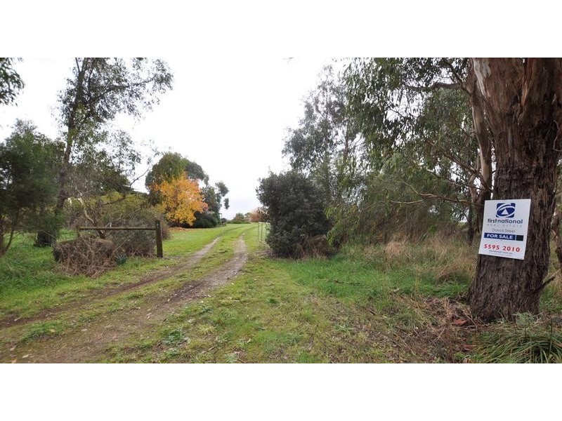 61 Maddens Bridge Road, Cobden VIC 3266