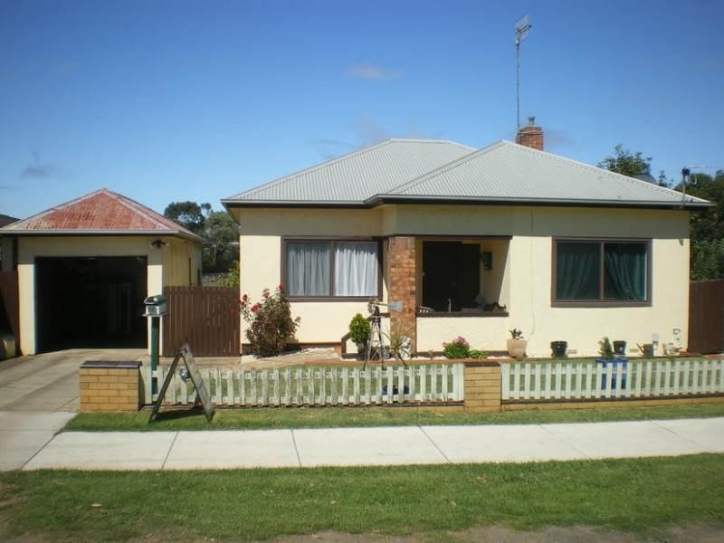 37 Ziegler Parade, Allansford VIC 3277