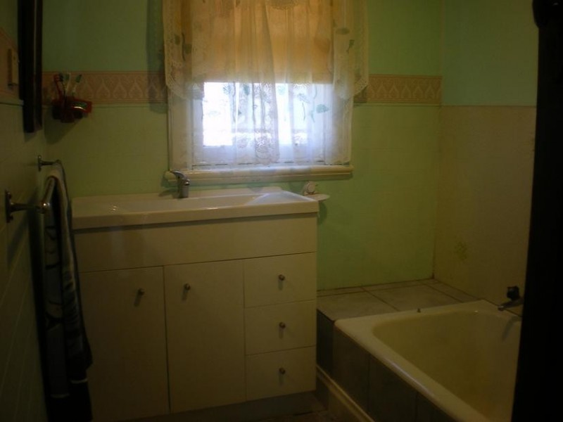 37 Ziegler Parade, Allansford VIC 3277