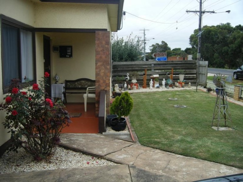 37 Ziegler Parade, Allansford VIC 3277