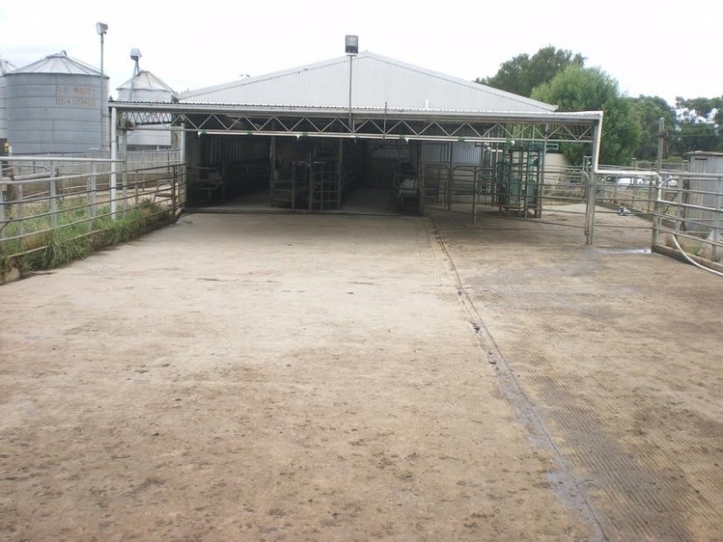 326 Crescent Road, Simpson VIC 3266