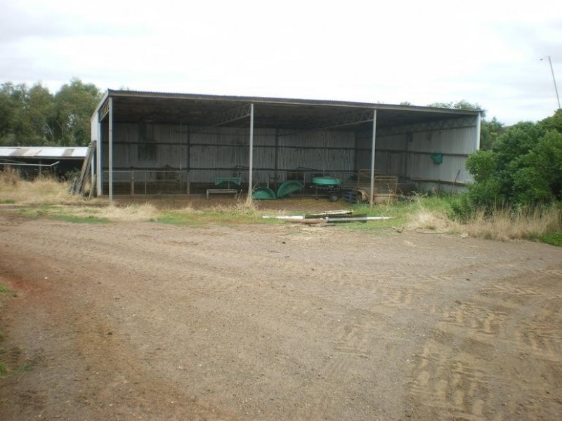 326 Crescent Road, Simpson VIC 3266