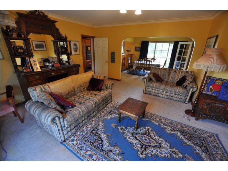 11 Shenfield Street, Cobden VIC 3266