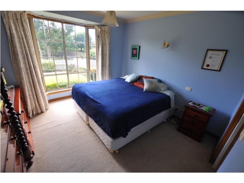 11 Shenfield Street, Cobden VIC 3266