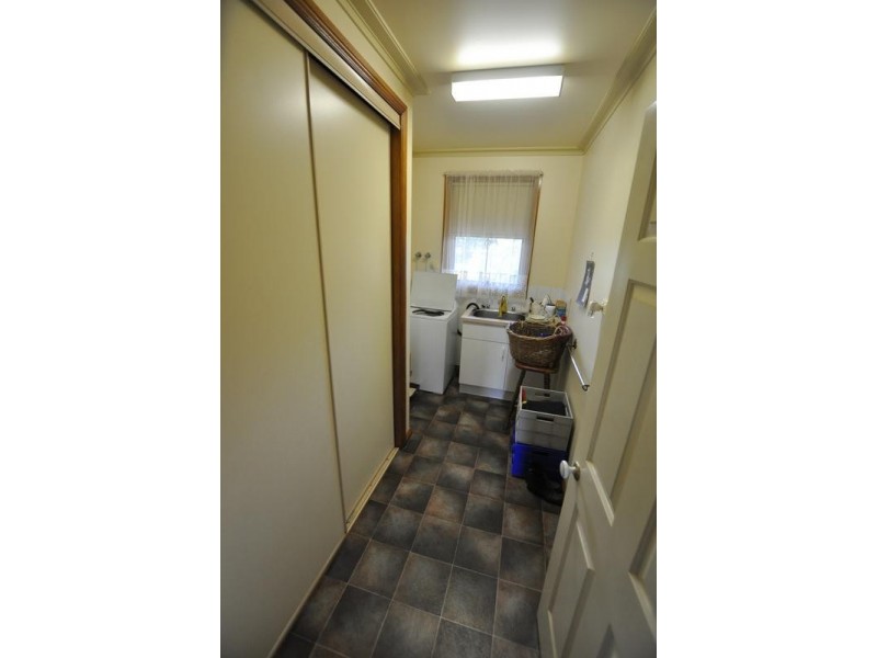 11 Shenfield Street, Cobden VIC 3266