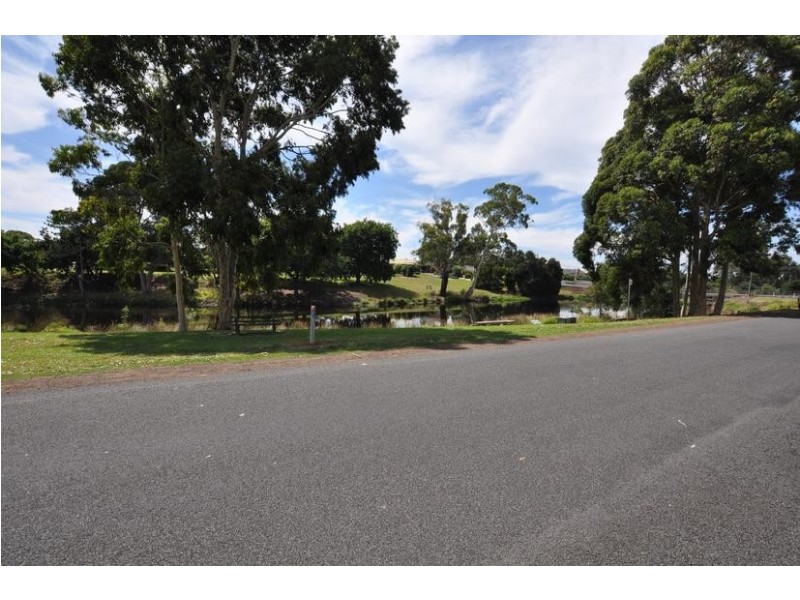 11 Shenfield Street, Cobden VIC 3266