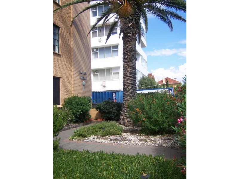 25/11 Marine Parade, St Kilda VIC 3182