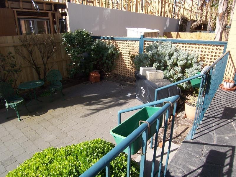 25/11 Marine Parade, St Kilda VIC 3182