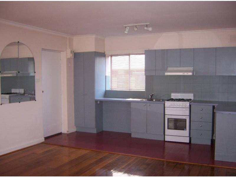 25/11 Marine Parade, St Kilda VIC 3182