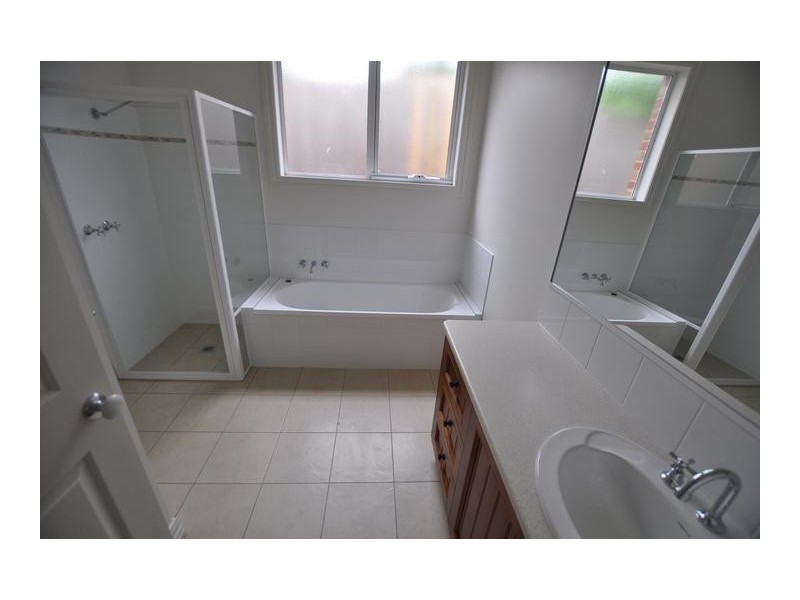 1 Honeyeater Court, Warrnambool VIC 3280
