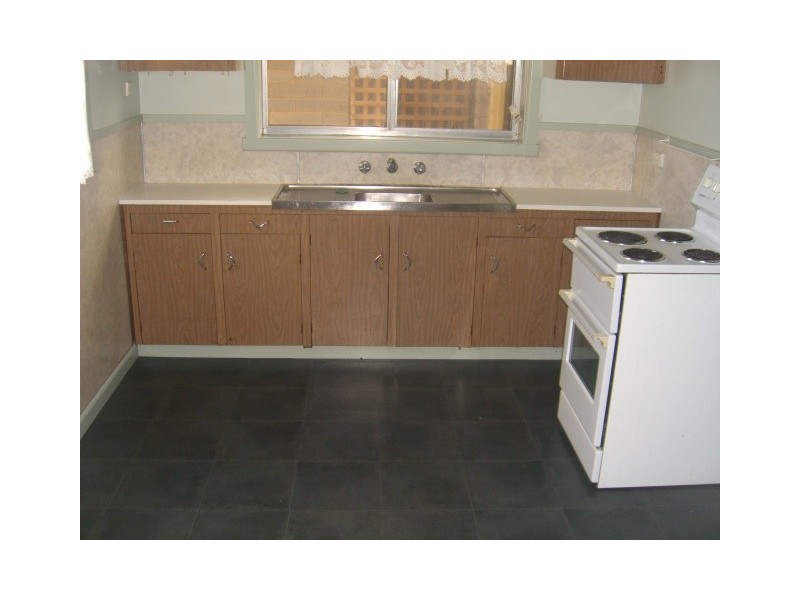 86 Victoria Street, Cobden VIC 3266