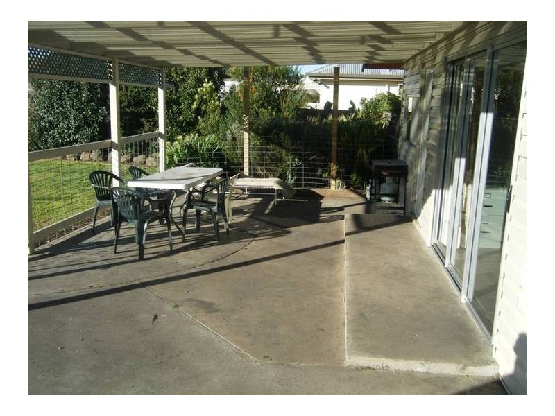 106 Curdie Street, Cobden VIC 3266