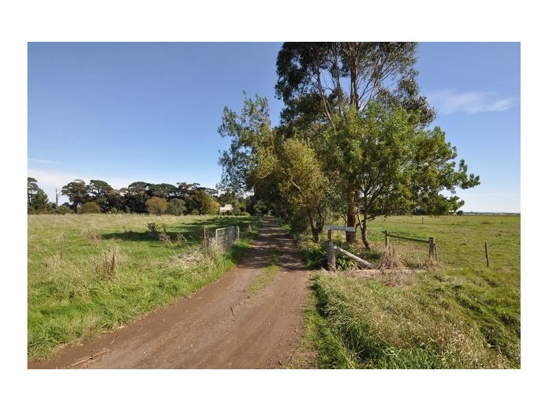 43 Oswells Road, Boorcan VIC 3265