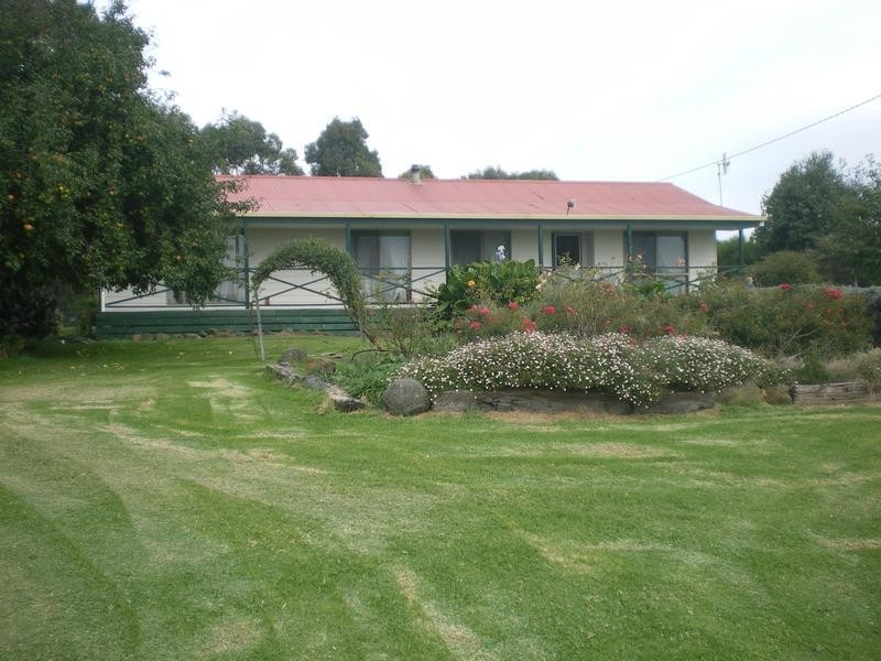 8901 Princes HIGHWAY, Panmure VIC 3265