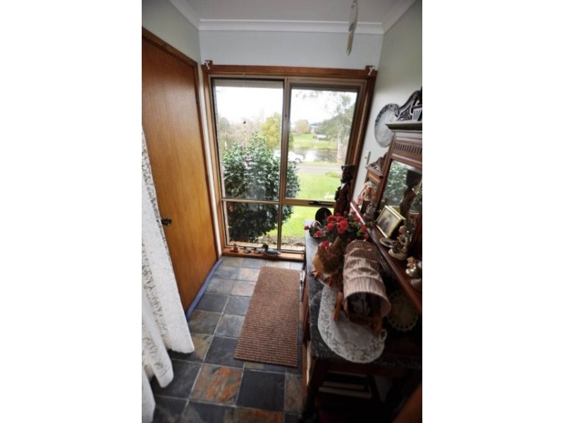 24 Peter Street, Cobden VIC 3266