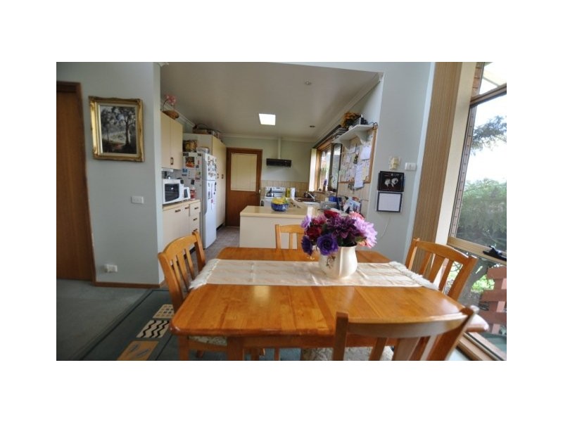 24 Peter Street, Cobden VIC 3266