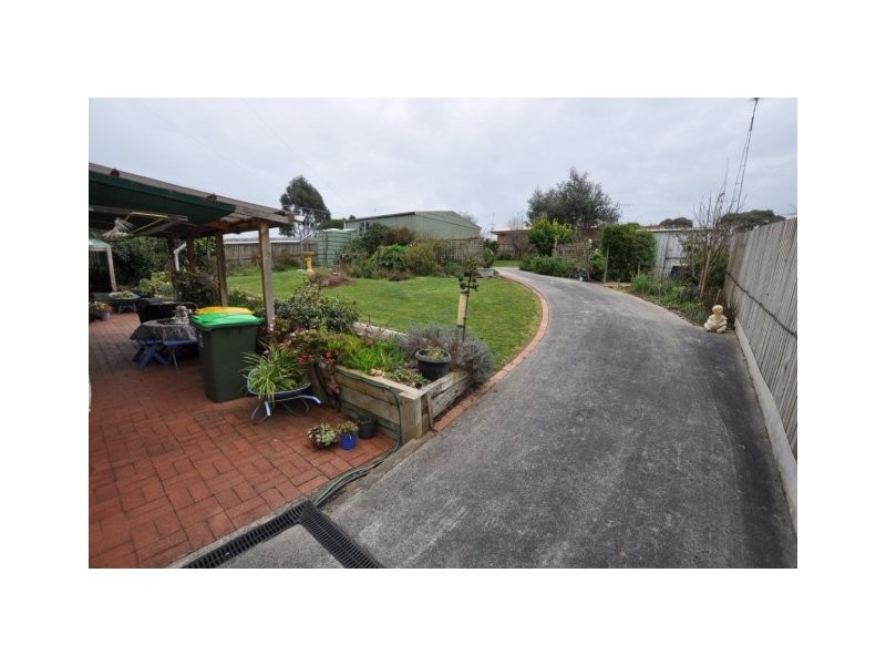 24 Peter Street, Cobden VIC 3266