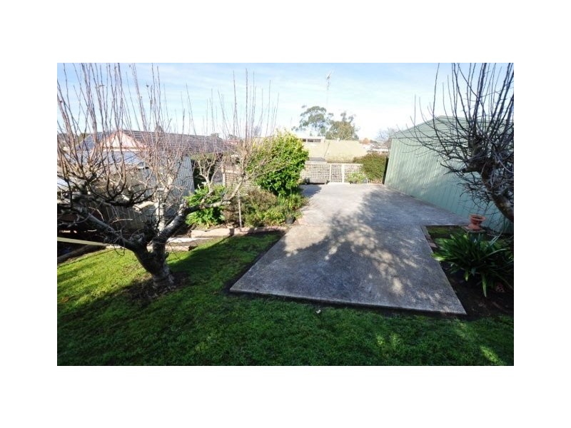24 Peter Street, Cobden VIC 3266