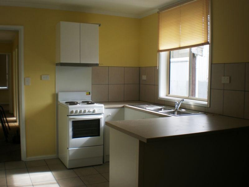 2/84 Parrott Street, Cobden VIC 3266