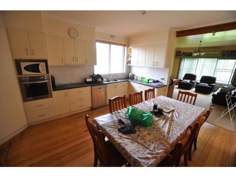 5 Murrock Street, Simpson VIC 3266