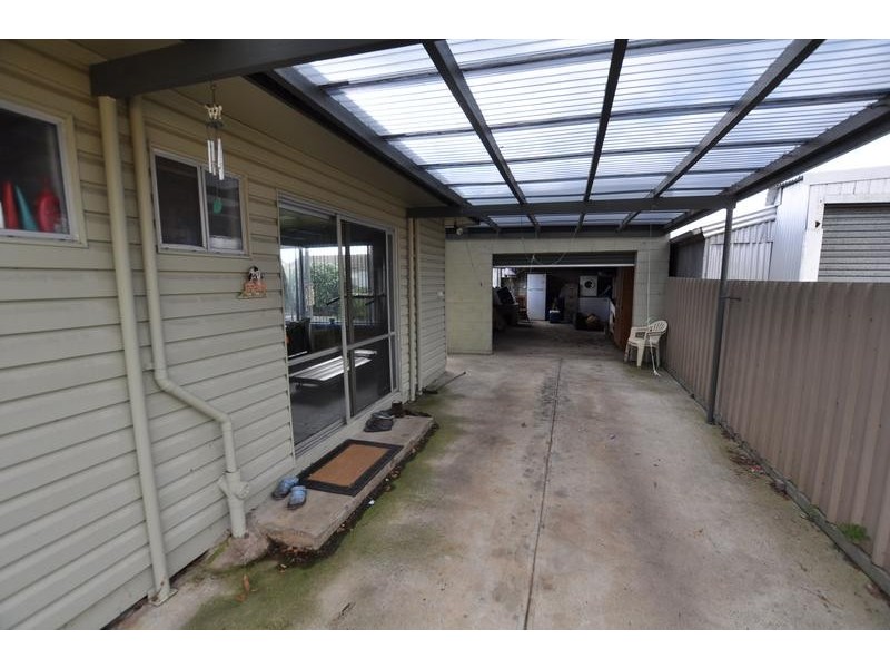 5 Murrock Street, Simpson VIC 3266