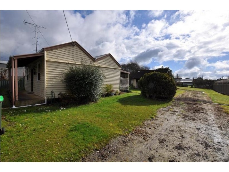14 Smith Street, Cobden VIC 3266
