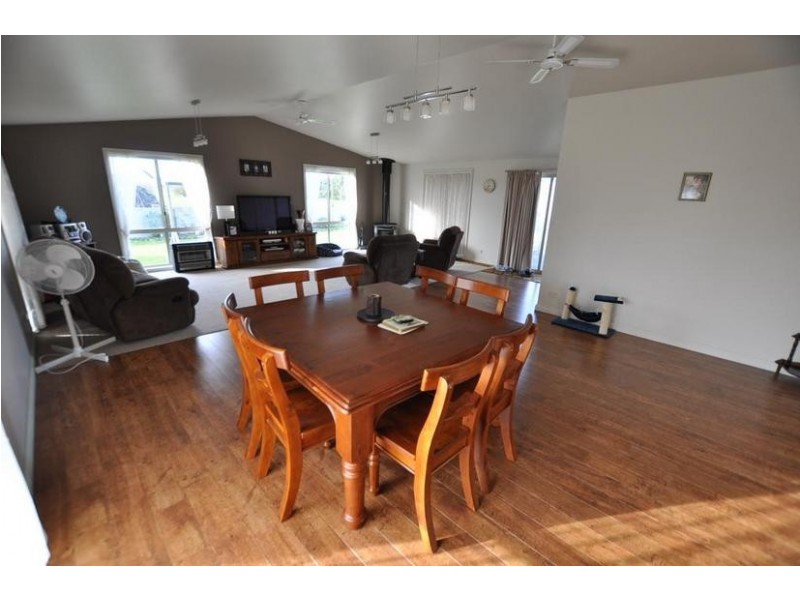 106 Black Street, Terang VIC 3264