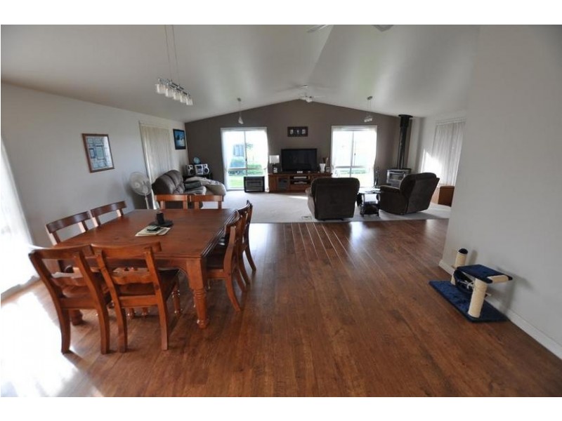 106 Black Street, Terang VIC 3264