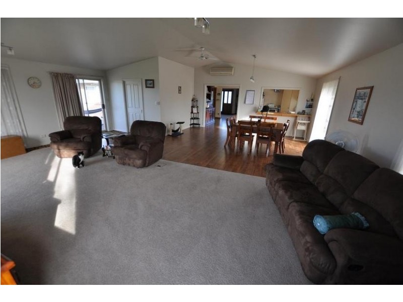 106 Black Street, Terang VIC 3264