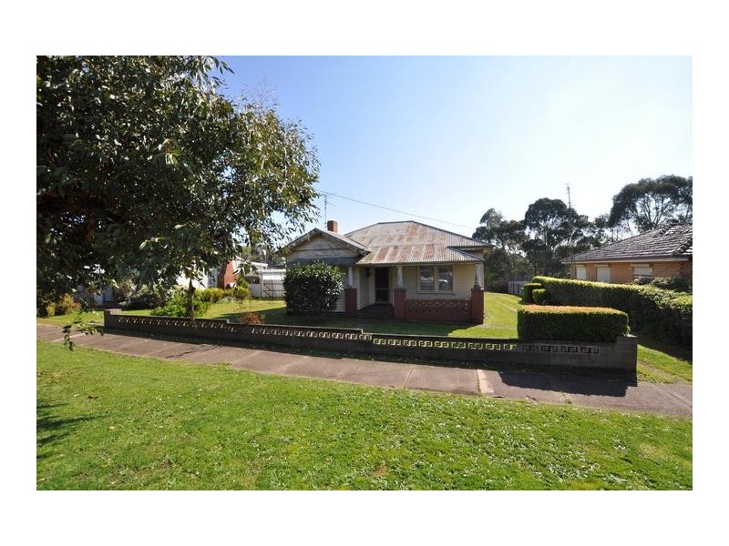 10 Silvester Street, Cobden VIC 3266